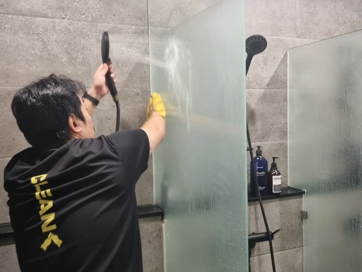 동해시 삼화동 건물 세면대·파우더룸 바닥 위생청소 사례 - 행진크린