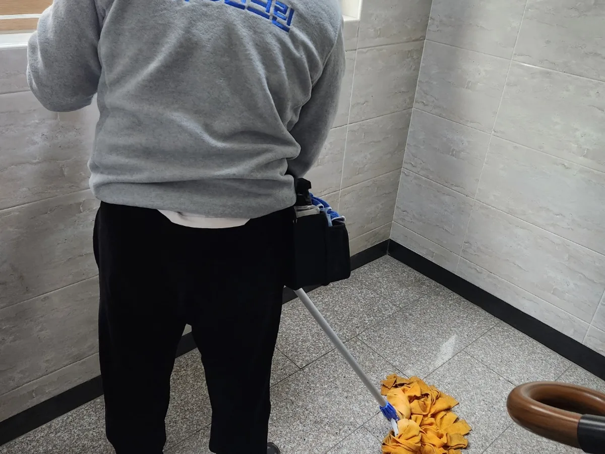철원군 갈말읍 건물 복도·대기 동선 야간 위생청소 사례 - 행진크린